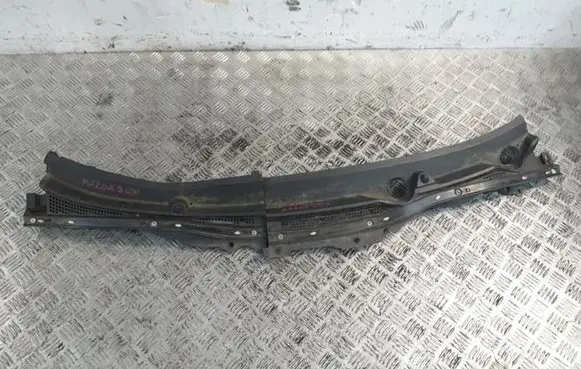 Mazda 2 Wiper trim