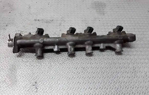 Renault Espace III Fuel main line pipe