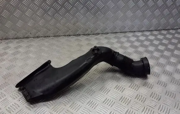 Opel Astra H Air intake hose/pipe 55351756
