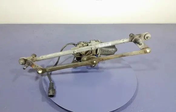 Front wiper linkage and motor
