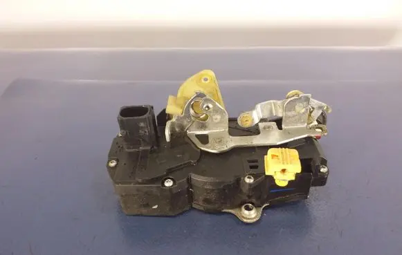 Cadillac CTS Rear door lock