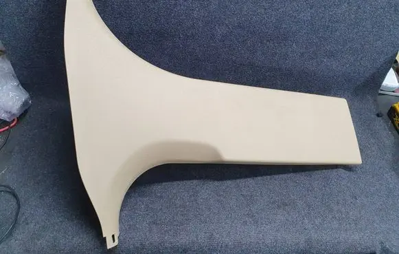 (B) pillar trim (bottom)