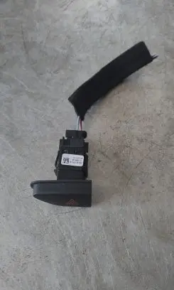 Renault Captur Hazard light switch 252907372R