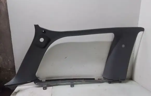 (D)pillar trim (top)