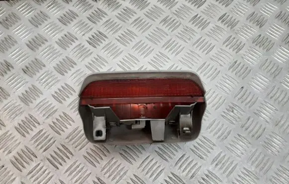 Toyota Yaris Verso Third/center stoplight