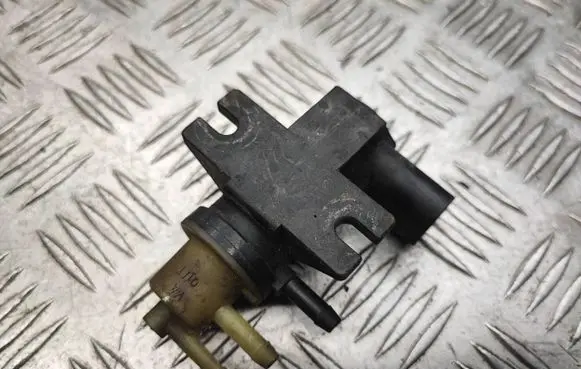 Volkswagen PASSAT B6 Vacuum valve 1K0906627A 70026800 ACC120