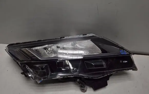 Mitsubishi ASX Headlight/headlamp 8301D482.bsp 67436326