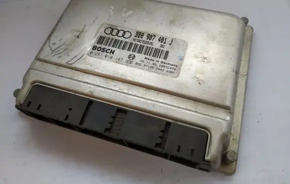 Audi A6 S6 C5 4B Engine control unit/module 3B0907401J 0281010147