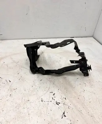 Mercedes-Benz C W204 Headlight/headlamp mounting bracket 204620594