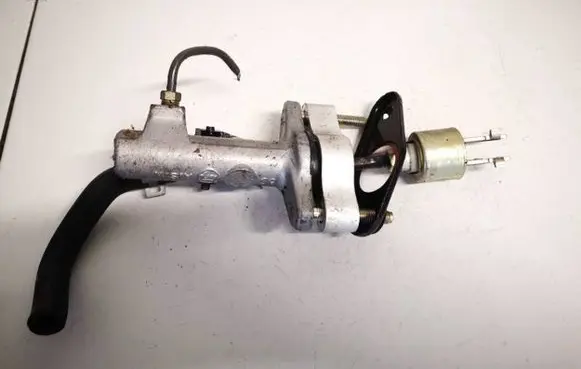 Toyota RAV 4 (XA20) Clutch master cylinder 