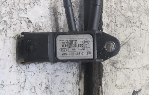 Nissan X-Trail T32 Exhaust gas pressure sensor 227702184R