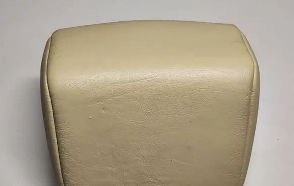 Lexus CT 200H Rear seat headrest 