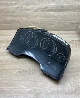 Opel Zafira A Speedometer (instrument cluster) 24461768JU