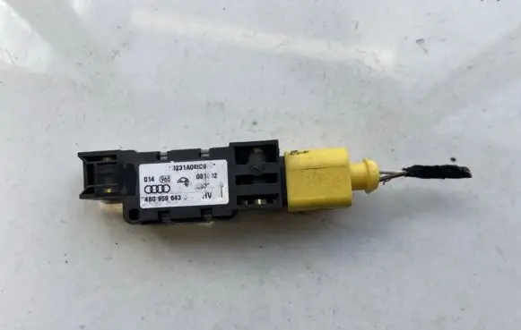 Audi A6 S6 C5 4B Airbag deployment crash/impact sensor 4b0959643c