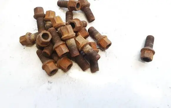 Skoda Fabia Mk2 (5J) Nuts/bolts 