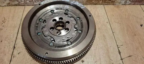 Volkswagen PASSAT B8 Dual mass flywheel 