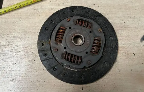 Volkswagen Fox Clutch pressure plate 03D141031A