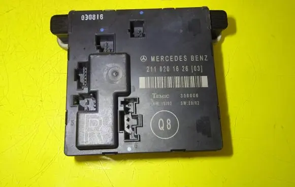 Mercedes-Benz E W211 Door control unit/module 2118201626