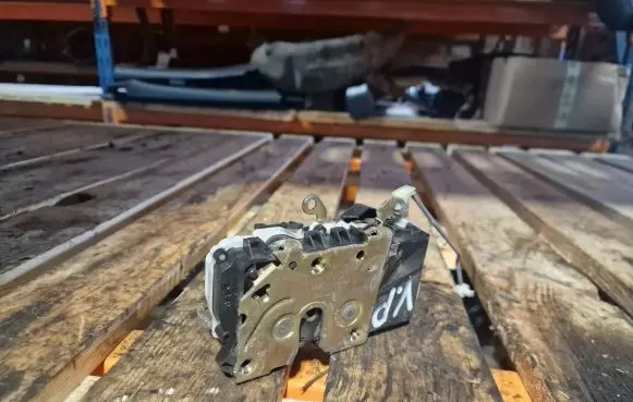 Citroen C5 Front door lock