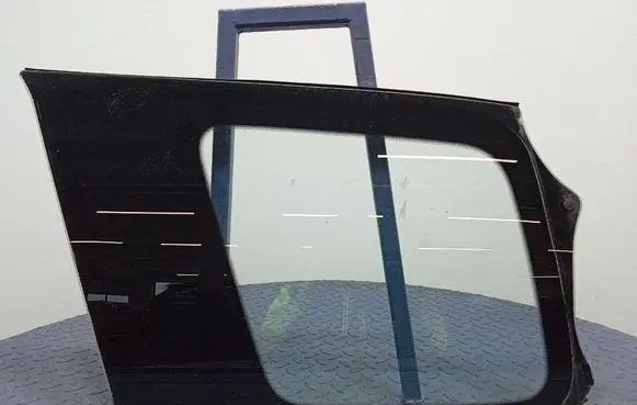 Suzuki Grand Vitara I Rear side window 