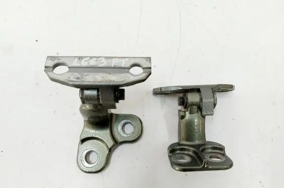 Land Rover Defender Rear door hinge set L8B2-228A64-AC