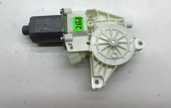 Mercedes-Benz ML W166 Front door window regulator motor A1669060301 937672101 SSSSS