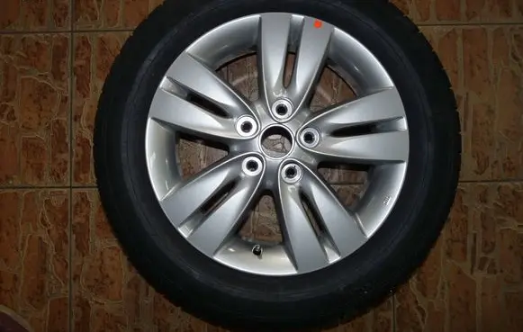 Hyundai ix20 R16 alloy rim 529101K100