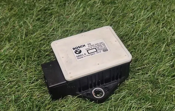 BMW 5 E60 E61 ESP acceleration yaw rate sensor 6774602 3452677460202 0265005681