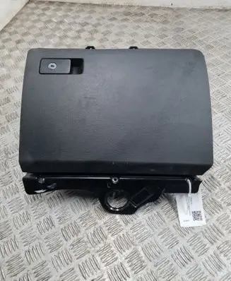 Volkswagen PASSAT B6 Glove box 3C1857101