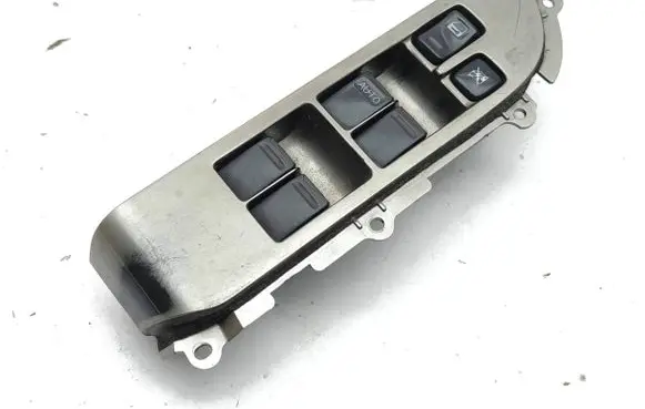 Nissan X-Trail T30 Electric window control switch