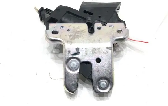 Volkswagen PASSAT B7 Tailgate exterior lock 4F5827505D