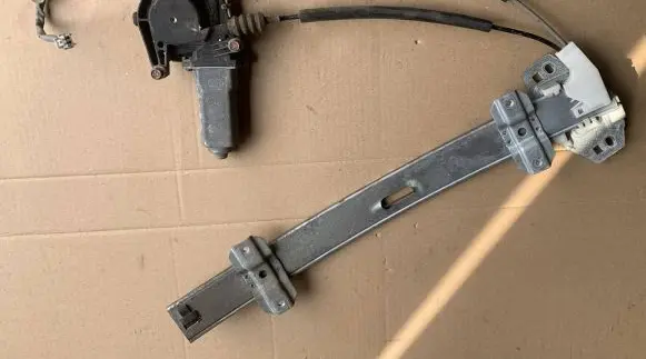 Honda Accord Front door window regulator with motor