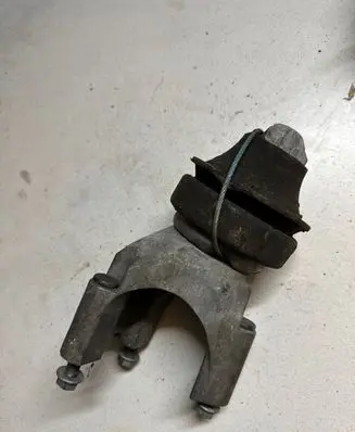 Volvo XC90 Engine mount bracket 30778953