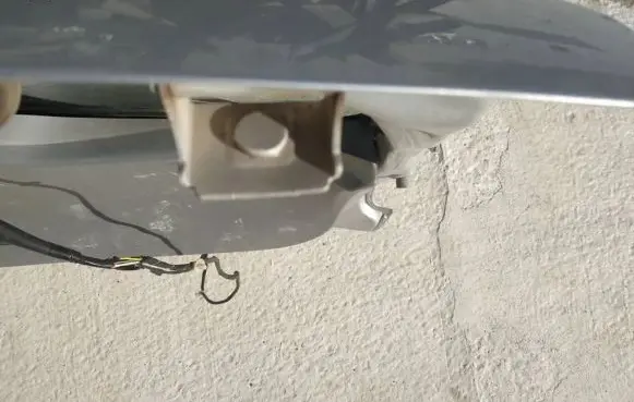 Suzuki SX4 Tailgate/trunk/boot hinge