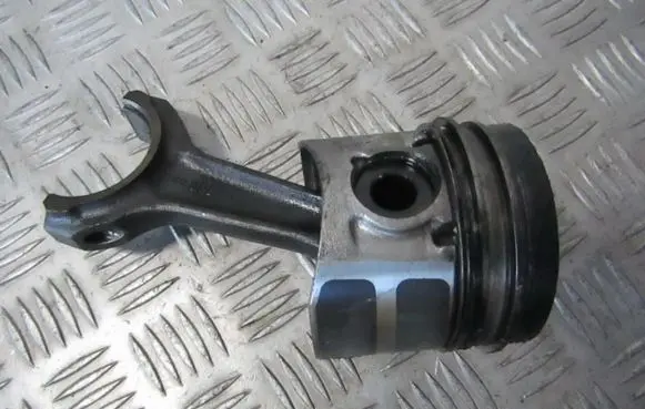 Ford Mondeo MK II Piston s89ff