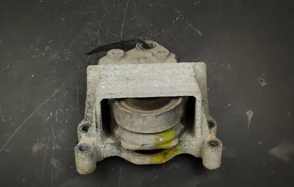 Ford Transit Engine mounting bracket WFJ174011