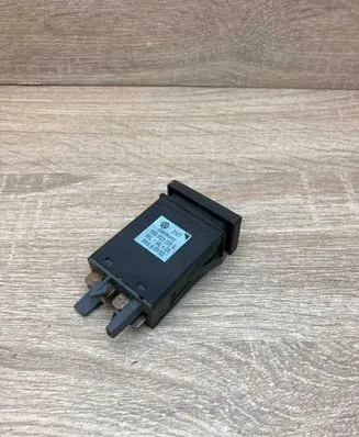 Volkswagen PASSAT B5 Hazard light switch 3B0953235B