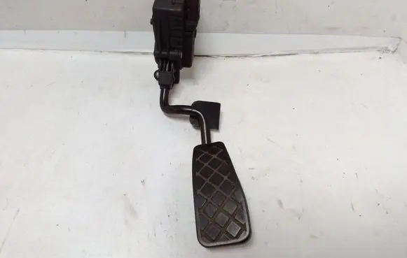 Audi A6 S6 C6 4F Accelerator throttle pedal 4F2721523 6PV00898402