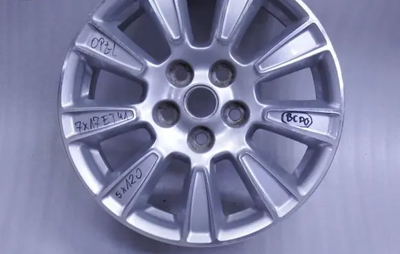 Opel Insignia A R17 alloy rim 
