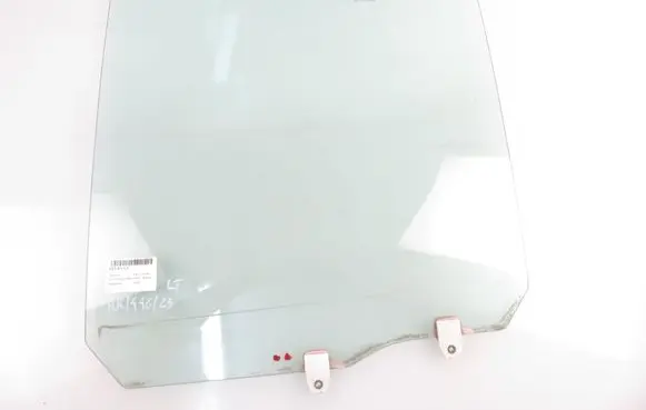 Honda CR-V Rear door window glass
