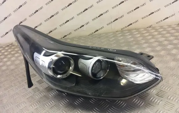 KIA Sportage Headlight/headlamp 92102F1041