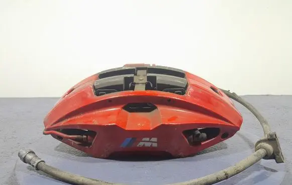 BMW X3 E83 Front brake caliper 6897336