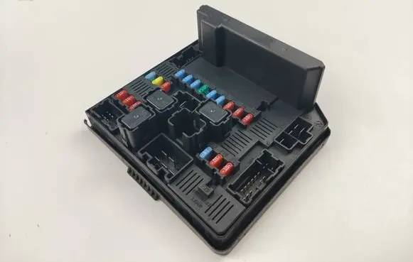 Nissan Qashqai+2 Fuse module 284B7JD02A