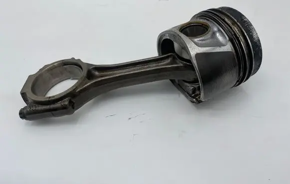 Volkswagen PASSAT CC Piston with connecting rod 038J