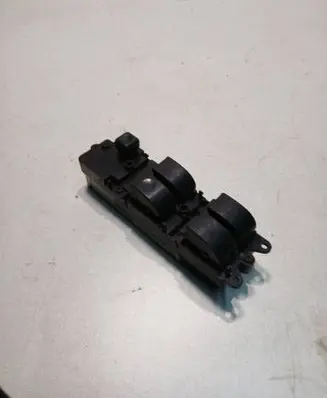 Mitsubishi Outlander Electric window control switch 597112N