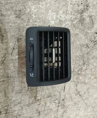 Volkswagen Golf V Dash center air vent grill 1K0819709 1K0819703