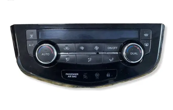 Nissan Qashqai Climate control unit 275004EA1A