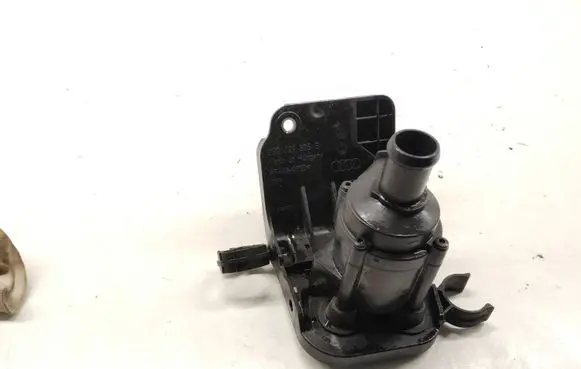Audi A5 Electric auxiliary coolant/water pump 4K0121601B