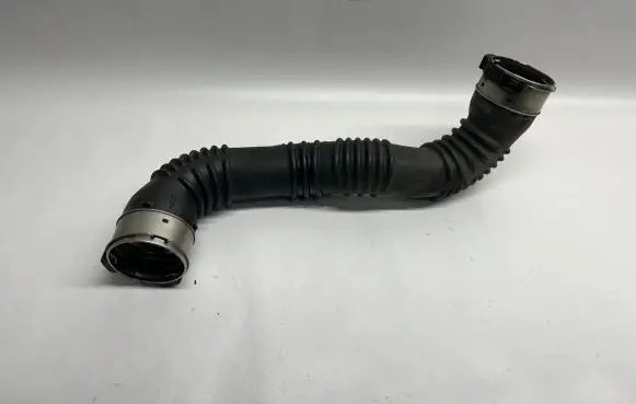 Mercedes-Benz CLA C117 X117 W117 Intercooler hose/pipe A2465200101