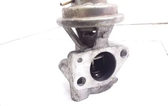 Mitsubishi Space Wagon EGR valve K5T554